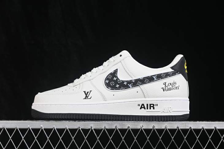 Picture of Air Force 1 _SKUfw23633468483341756fw